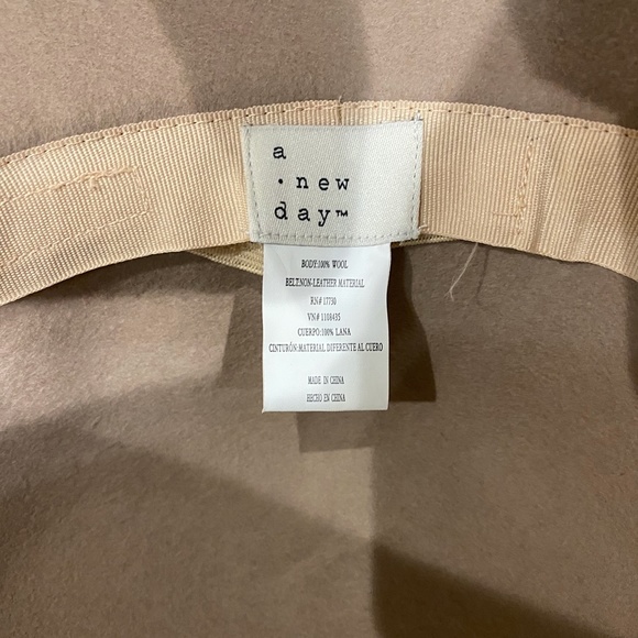 a new day wool hat - Picture 3 of 3